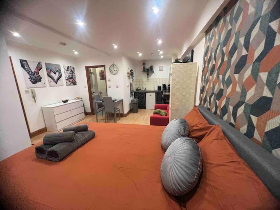 Nice Studioflat In * Londres
